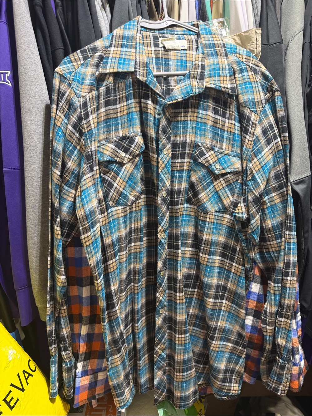 Wrangler Blue and Brown Plaid Button-Up Shirt